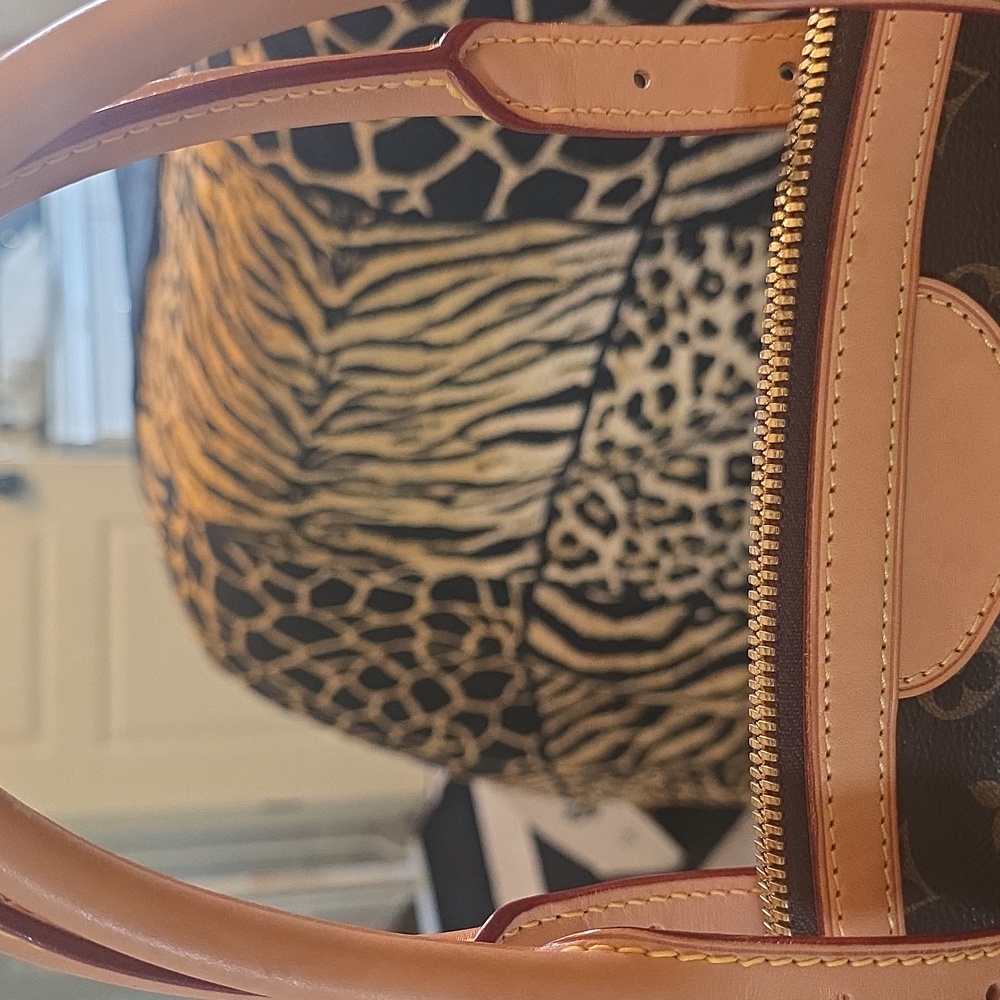 Excellent Preowned Condition Louis Vuitton TROVOLI Brown and Tan Shoulder Bag - Picture 11 of 17